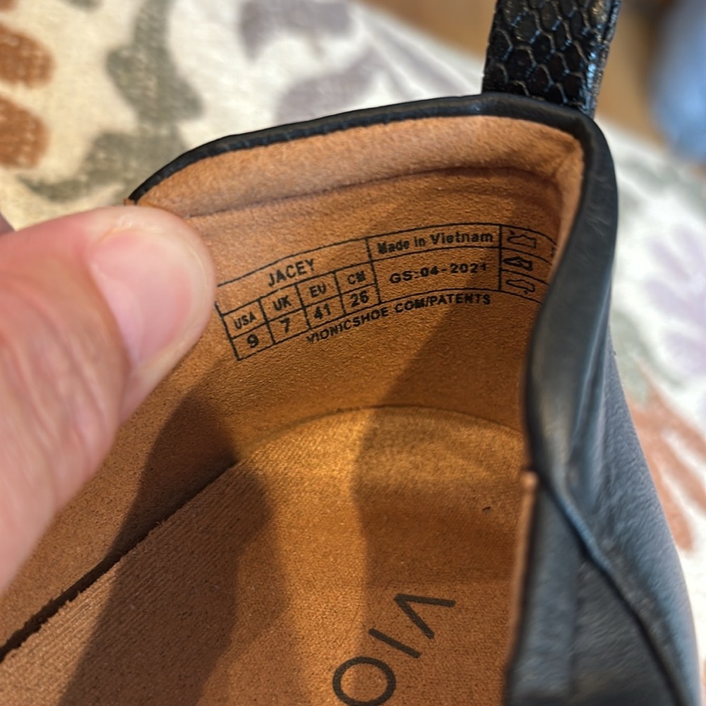 Vionic Classic Black Leather Loafers - Picture 5 of 6